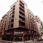 Leon Hotel