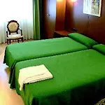 Leon Hotel 2*